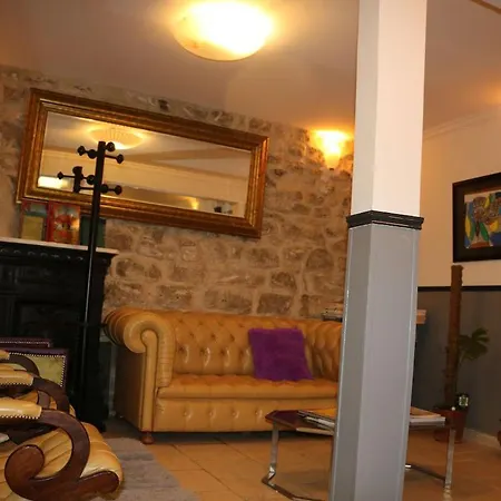 Hotel Clermont Montmartre París