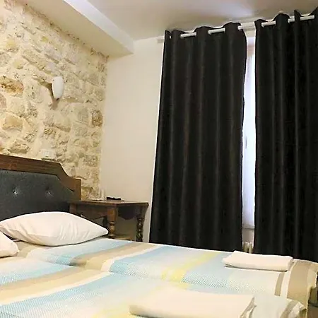 فندق Clermont Montmartre باريس