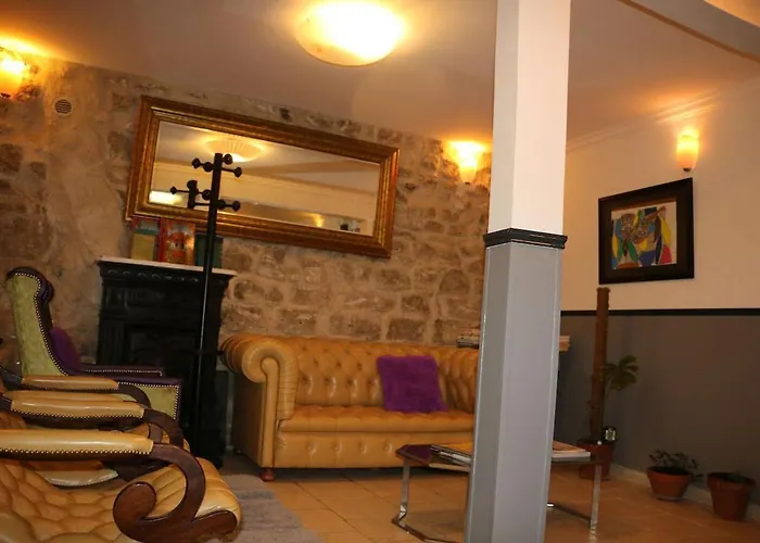 Hotel Clermont Montmartre Paris