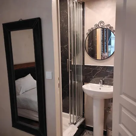 Clermont Montmartre Hotel
